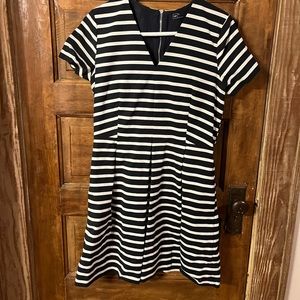 Gap blue and white striped dress - with pockets!